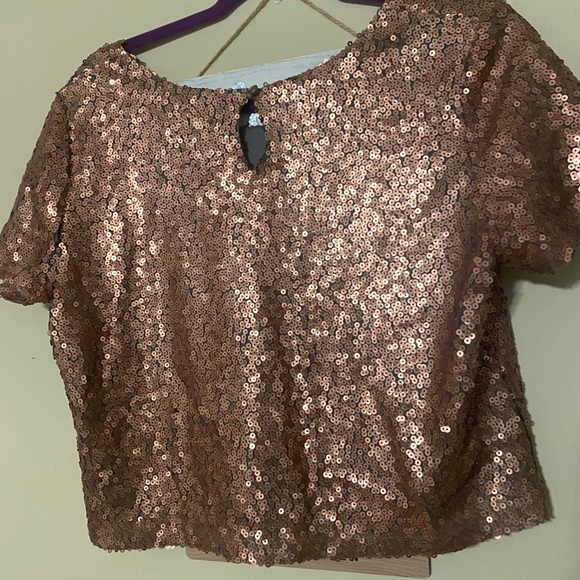 Rose Gold sequins Top - Picture 4 of 5